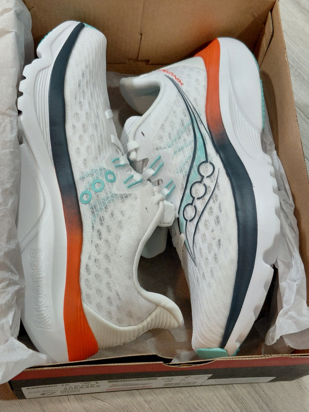 NEW Saucony Premium Women's Kinvara 16 White Teal Orange Running Shoes SIZE 7 - Picture 15 of 16